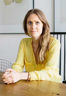 LEA LANGE<br />
GRÜNDERIN JUNIQE